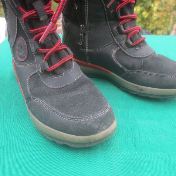 Women's Aquatherm Canada Winter Boots by Santana Canada - Size 7. - Picture 3 of 14